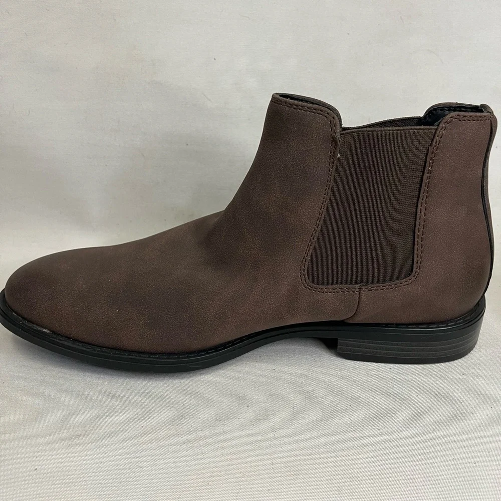 Title: Madden Men Steve Madden Maxxin Faux Nubuck Leather Chelsea Boots NWOB Siz
